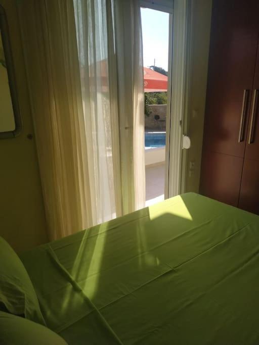 Greek Style Ground Floor Apartment & Pool Ялисос Екстериор снимка