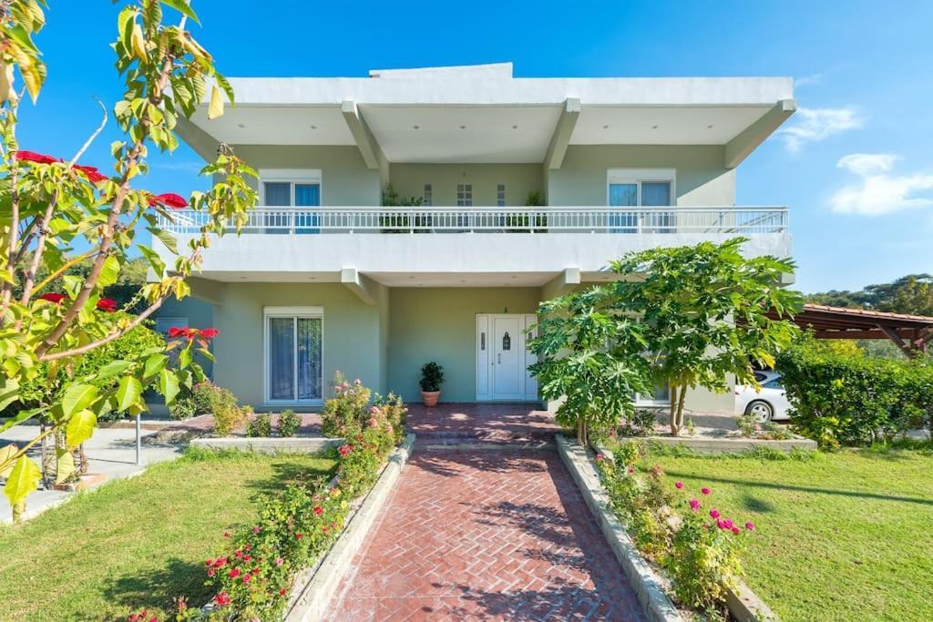 Greek Style Ground Floor Apartment & Pool Ялисос Екстериор снимка