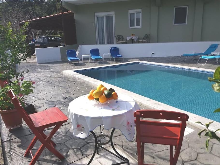 Greek Style Ground Floor Apartment & Pool Ялисос Екстериор снимка